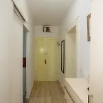 Toni * Split